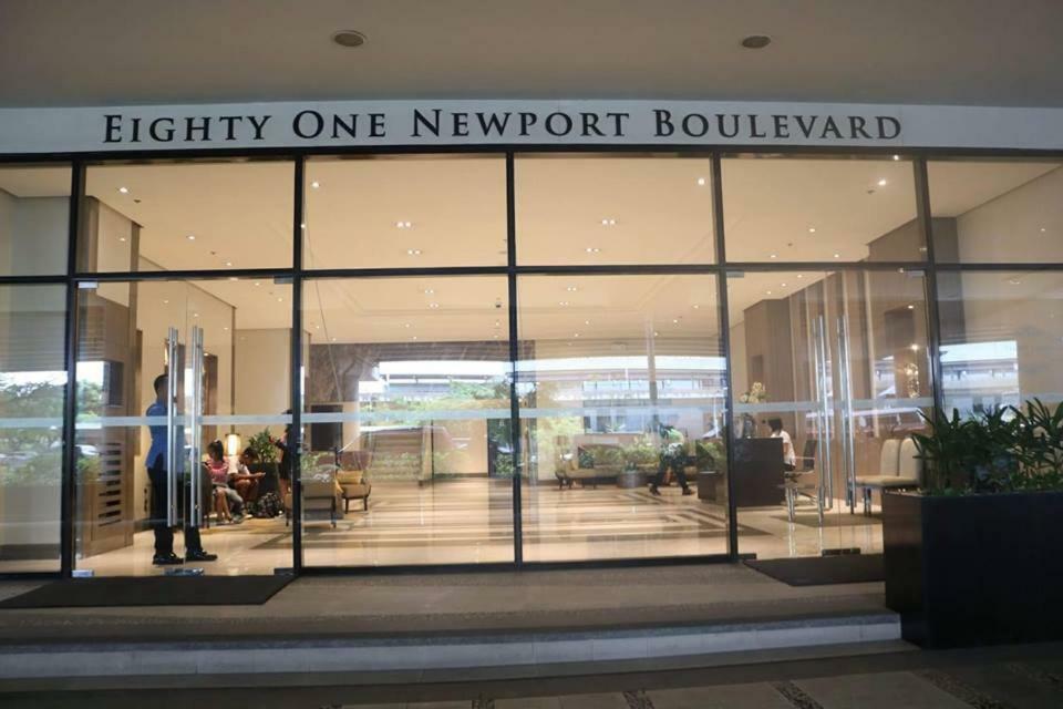 Eighty One Newport Boulevard Manila Dış mekan fotoğraf