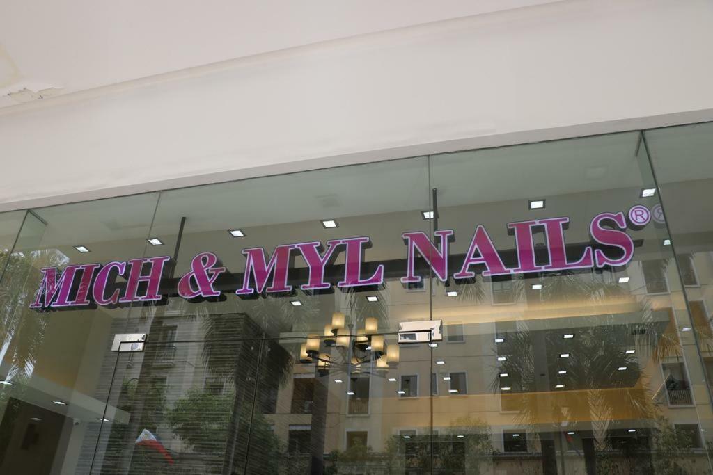Eighty One Newport Boulevard Manila Dış mekan fotoğraf