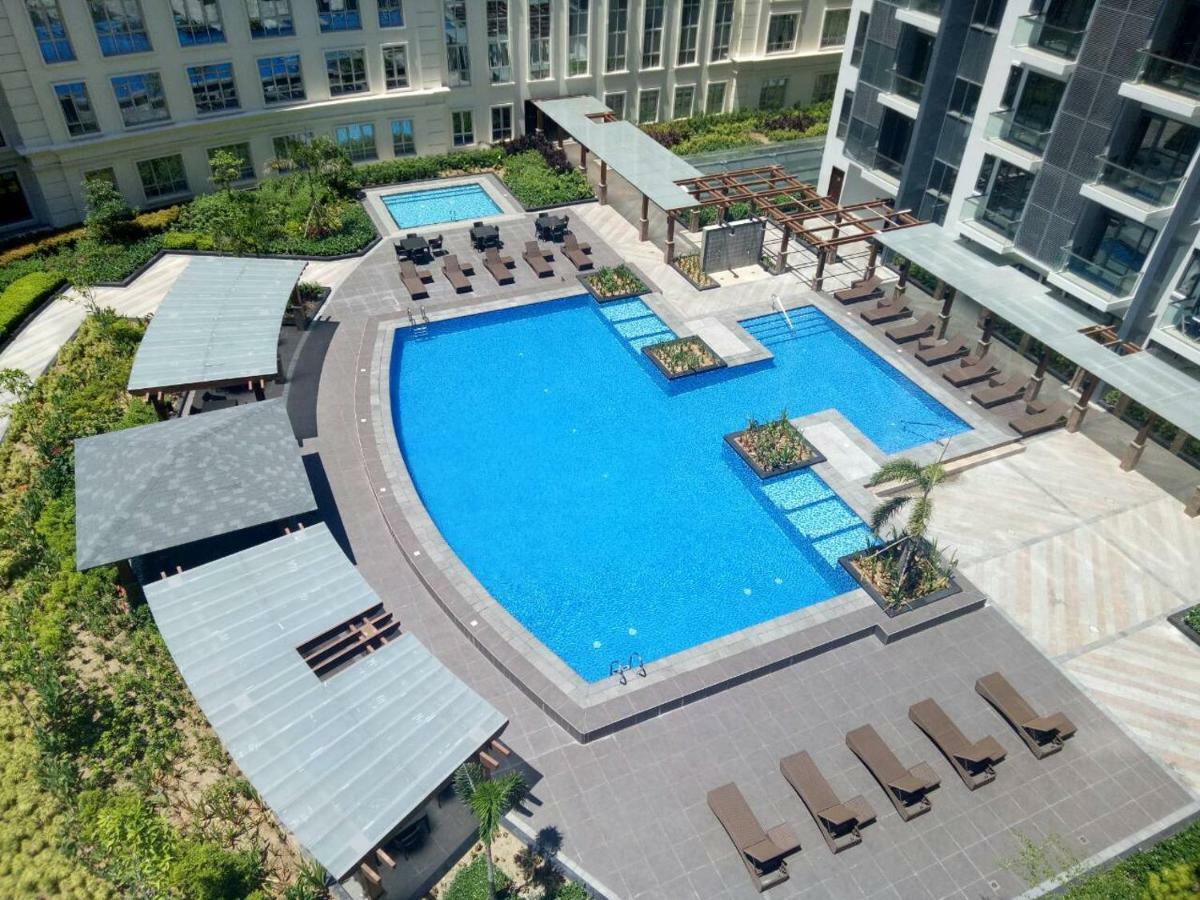 Eighty One Newport Boulevard Manila Dış mekan fotoğraf